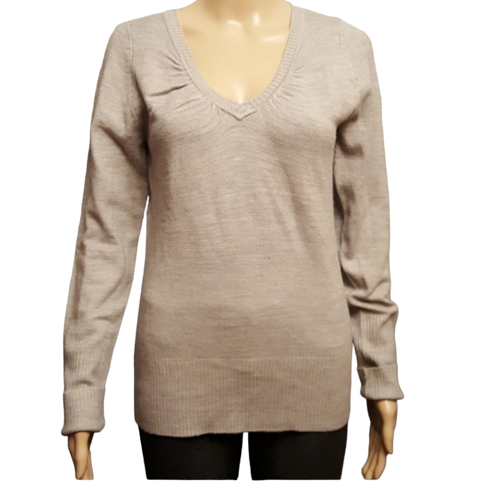 Gray V-neck Sweater Fitted L